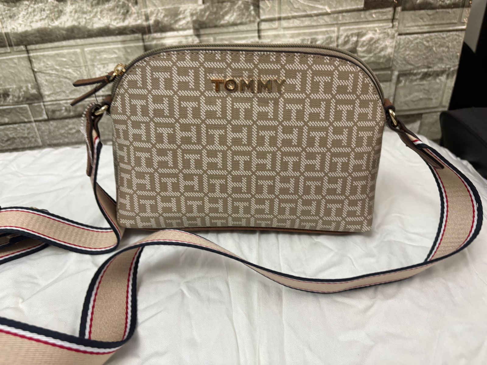 Tommy Hilfiger TH Monogram Crossbody Beige