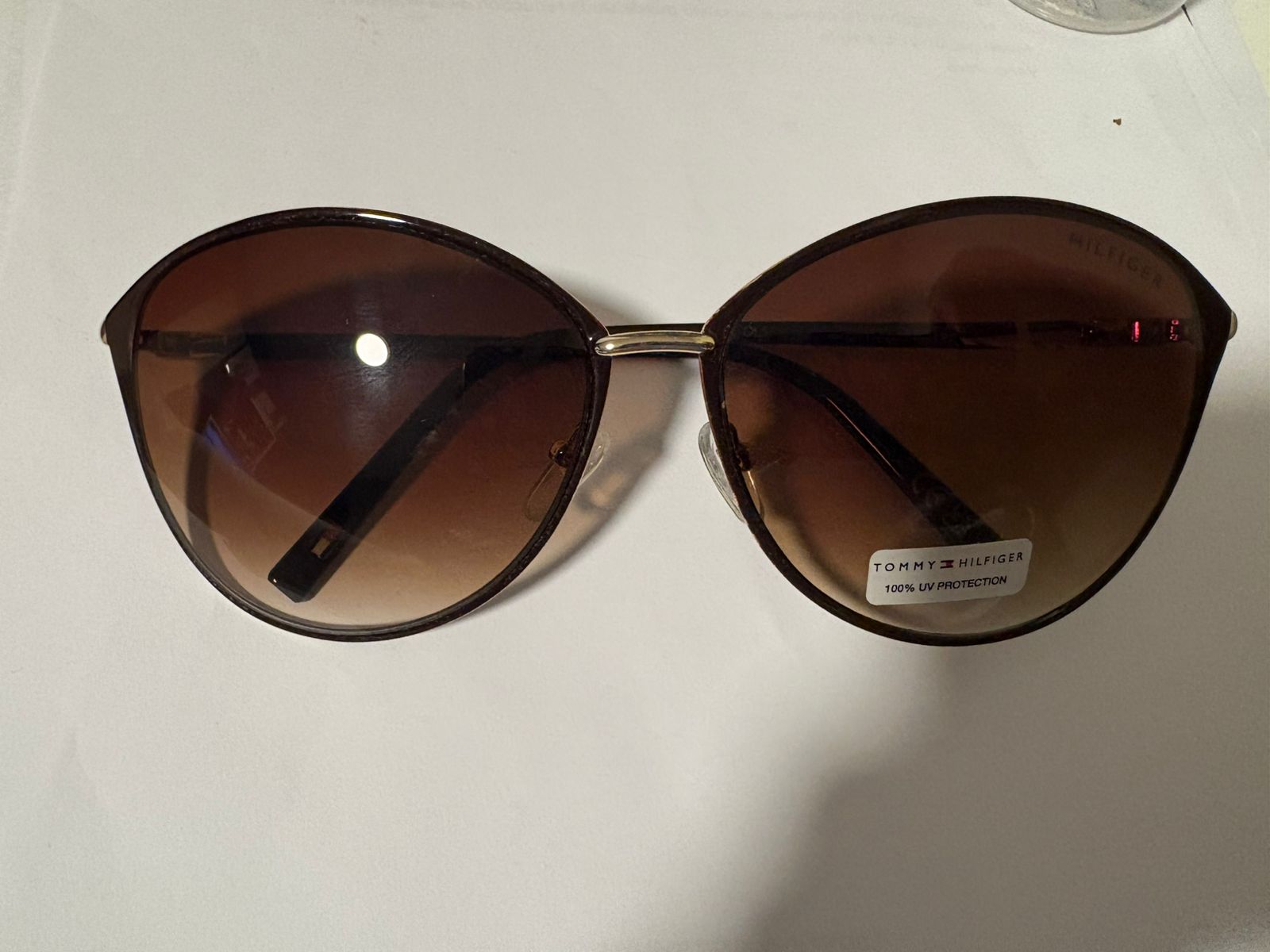 Tommy Hilfiger Round Gold